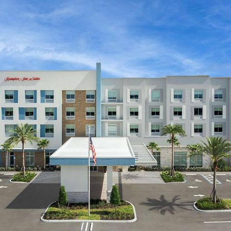 Hampton Inn & Suites Naples South Naples Manor Exterior photo